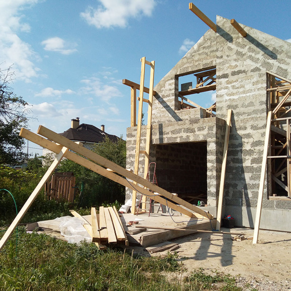 Устройство деревянных лесов на фасаде