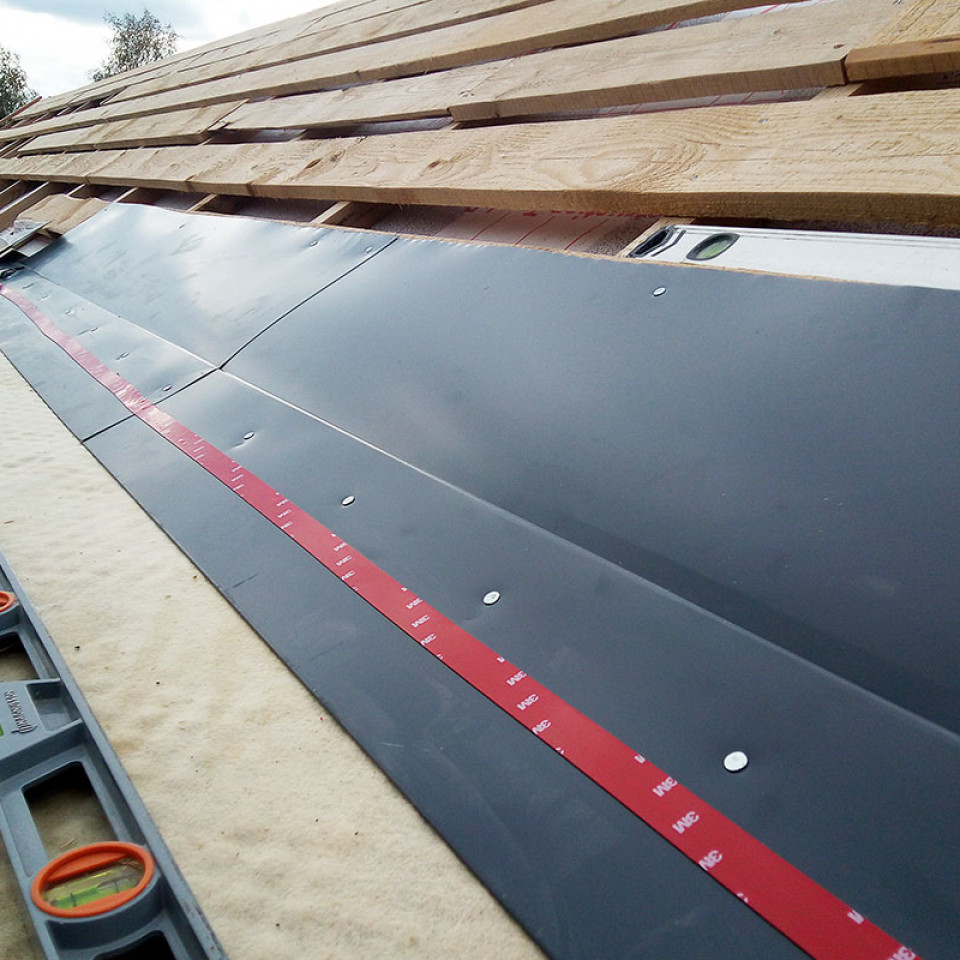 Обшивка мансарды доборными элементами из металла