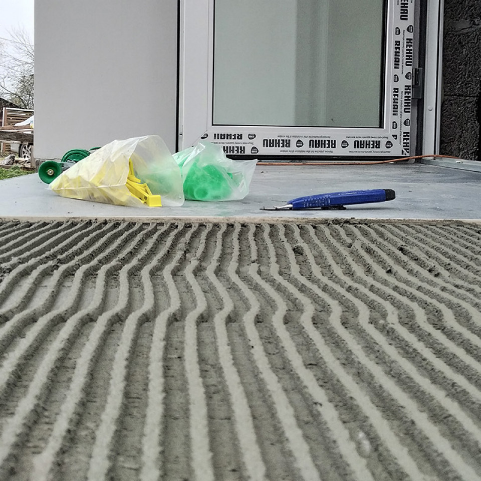 Облицовка крупноформатным керамогранитом - крыльцо