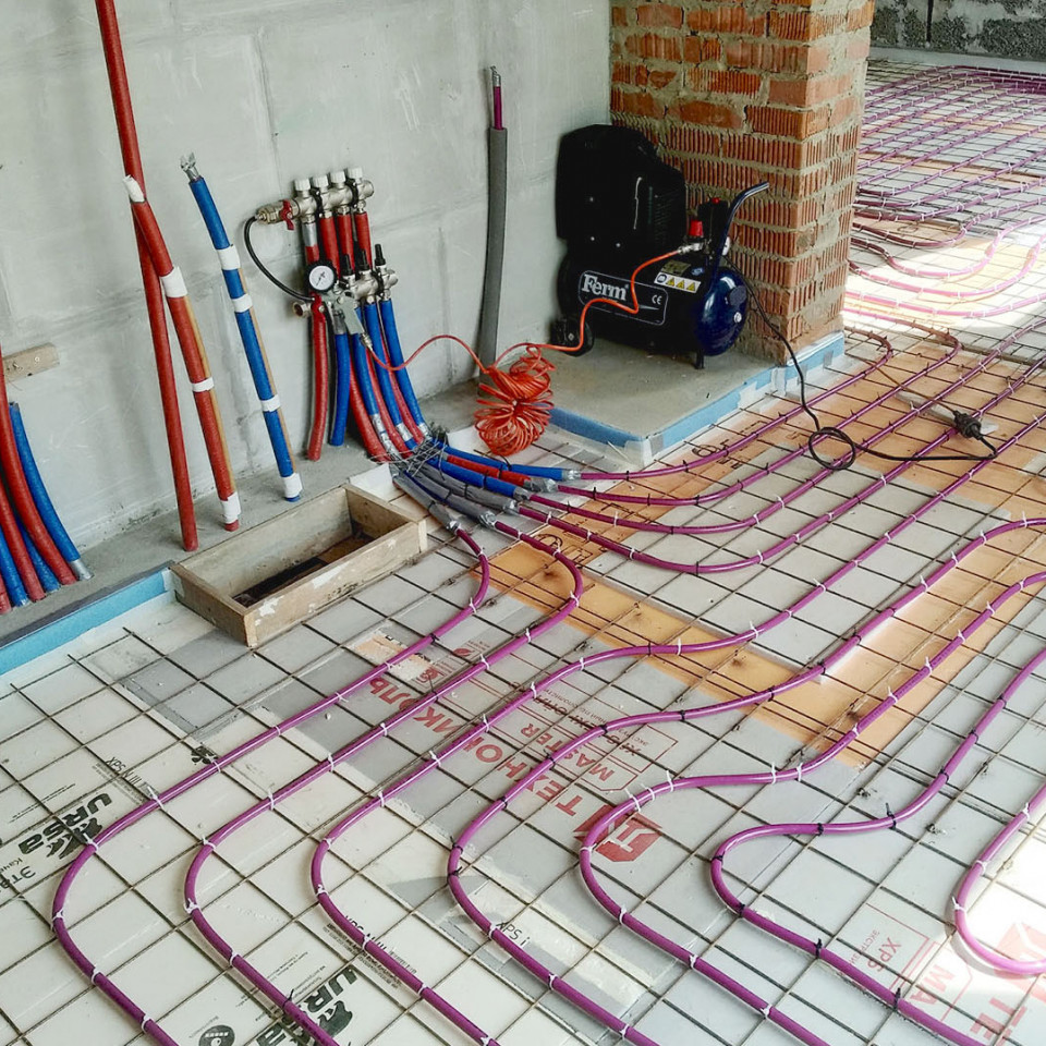 Устройство теплого пола в гостиной, кухне, прихожей на 1 эт.