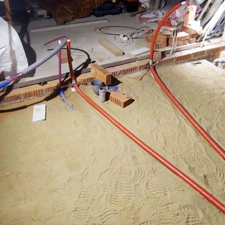 Монтаж труб Rehau Pink Plus из сшитого полиэтилена