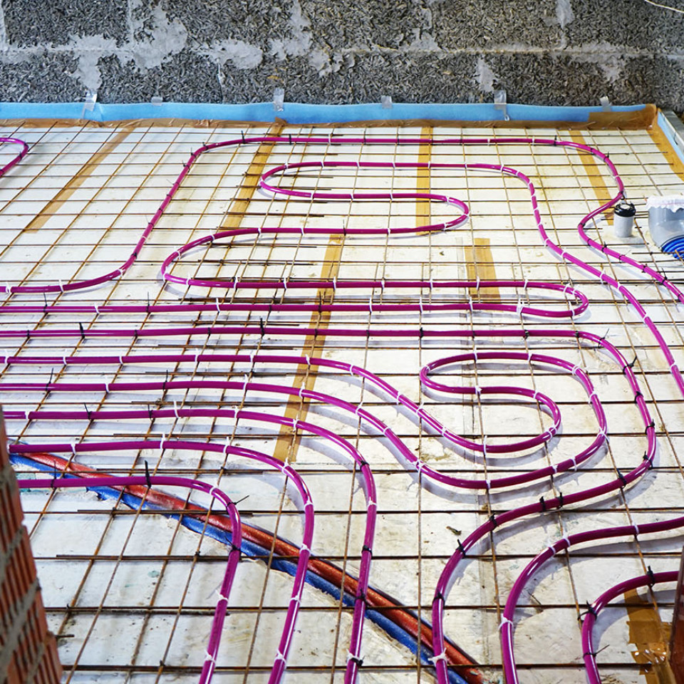 Монтаж водяного теплого пола в ванной комнате