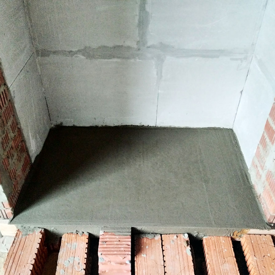 Основание для камина и бойлера в стяжке с теплым полом