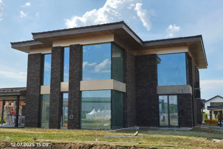 Строительство загородной виллы - отделка фасадов